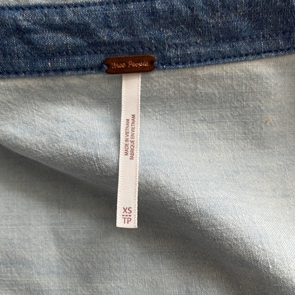 Free People Bandana Bandit Denim Shirt Button-Down Top Size XS - Picture 7 of 13
